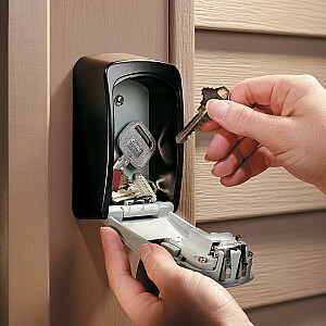 MASTER LOCK 5401EURD Slēdzene ar vidējo atslēgu, izvēles piekļuve