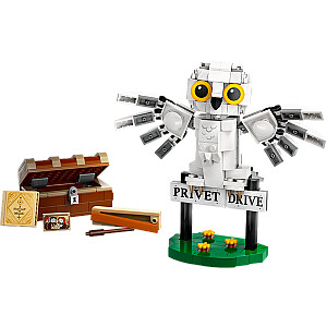 LEGO Harry Potter Hedwig™ посещает ул. Тисовой проезд, 4 (76425)