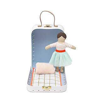Mini lelle Lila koferī