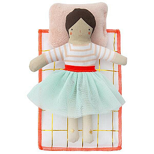 Mini lelle Lila koferī