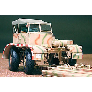 Пластиковая модель FAMO с Tank Transporter
