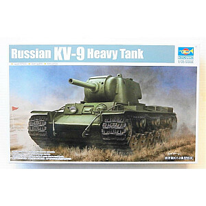 Пластиковая модель российского тяжелого танка КВ-9.