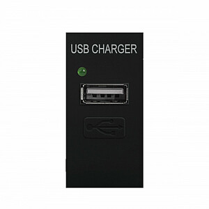 USB savienotājs ar lādētāju atbilst MCE727B melnā stikla rāmjiem.