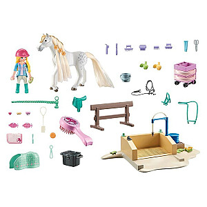 Playmobil World of Horses 71354 Izabella un lauva ar zirgu mazgāšanu