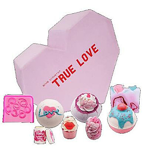 KOSMETIKAS KOMPLEKTS “BOMB” True Love Gift Box kosmētikas komplekts “Pucojoša bumba” 3 gab + Glicerīna ziepes 2 gab + Eļļa “Kūka” 2 gab + Lūpu balzams