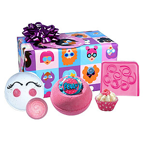 BOMB COSMETICS SET Bomb Babes vannas bumbas 4gab. + ziepes 1gab.