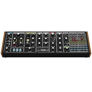 Behringer MODEL 15 - Analogais sintezators