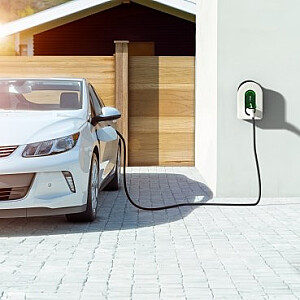 Schneider Electric EVH5A22N2S elektriskā transportlīdzekļa uzlādes stacija Zaļa, Balta Sienas 1