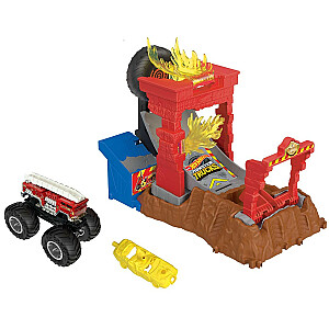 Игровой набор Hot Wheels Monster Trucks Arena Smashers 5-Alarm Crash Challenge