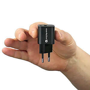 Настенное зарядное устройство everActive GaN SC-390QB с разъемом USB QC3.0 и USB-C PD PPS 30 Вт